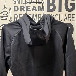 This is a Atlanta Falcon sweatshirt, the sweatshirt is a XL but runs small.